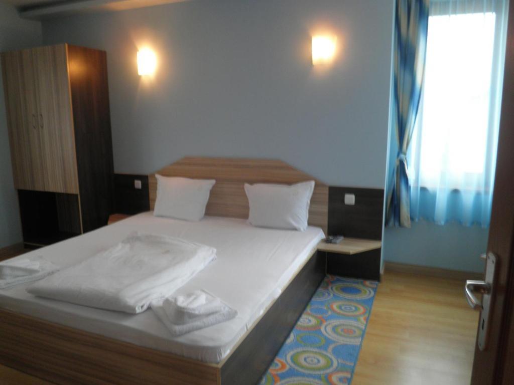 Complex Diana Hotel Cherven  Quarto foto