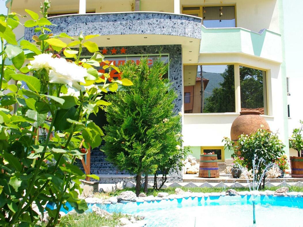 Complex Diana Hotel Cherven  Exterior foto